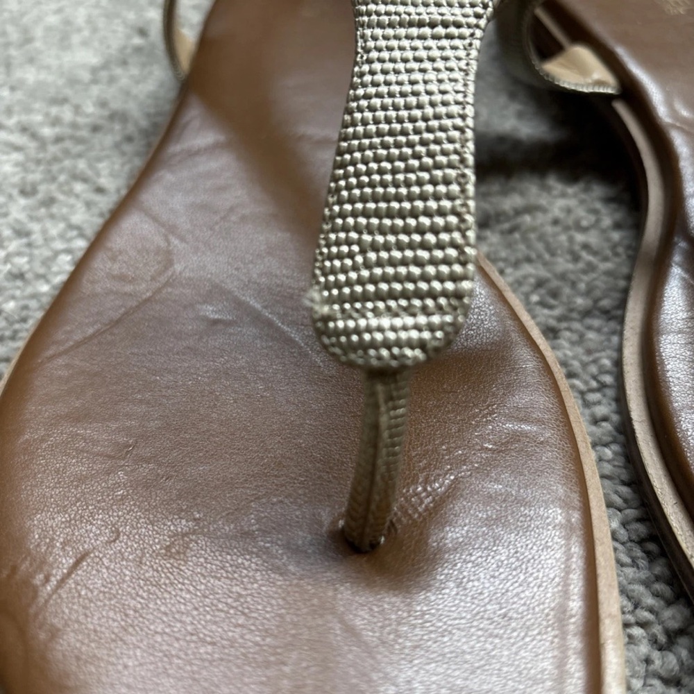 Michael Kors Metallic Gold T-Strap Leather Sandals size 9 m - Picture 16 of 16
